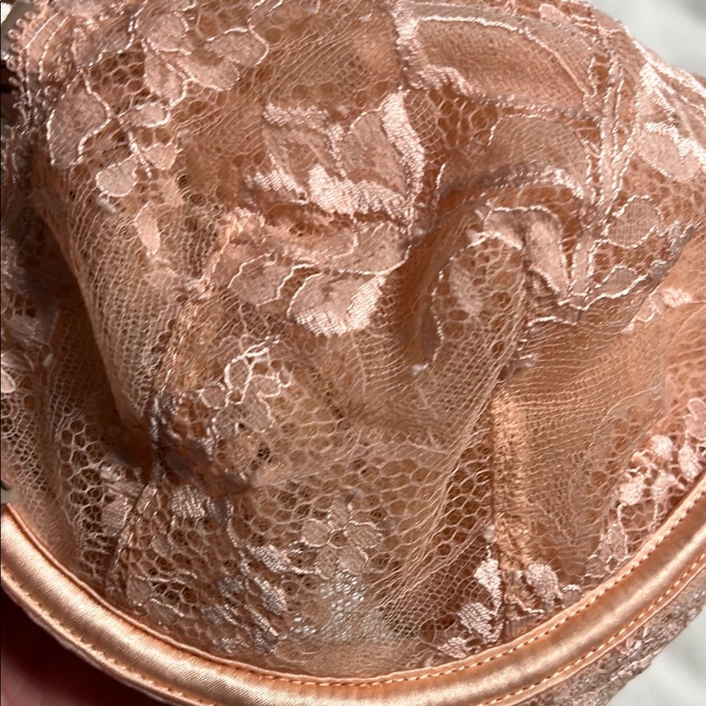 Agent Provocateur Essie set 34D and 4 thong Elegant Lace Lingerie Set - Picture 11 of 12